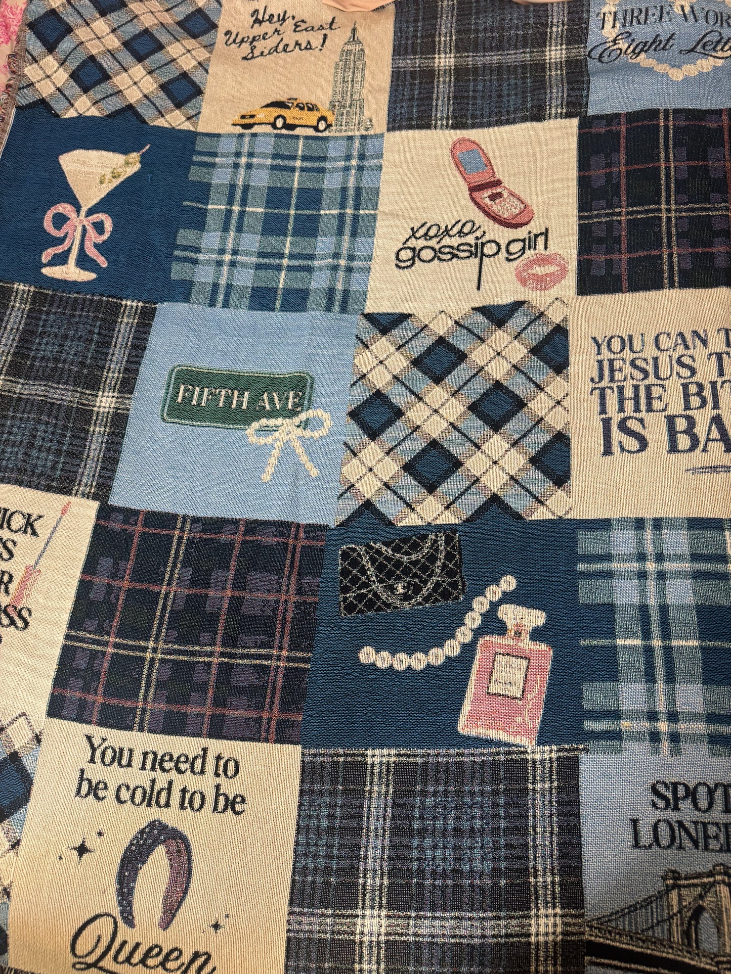 Gossip Girl Woven Blanket